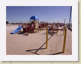 Ventnor Beach  Playground * 800 x 600 * (72KB)